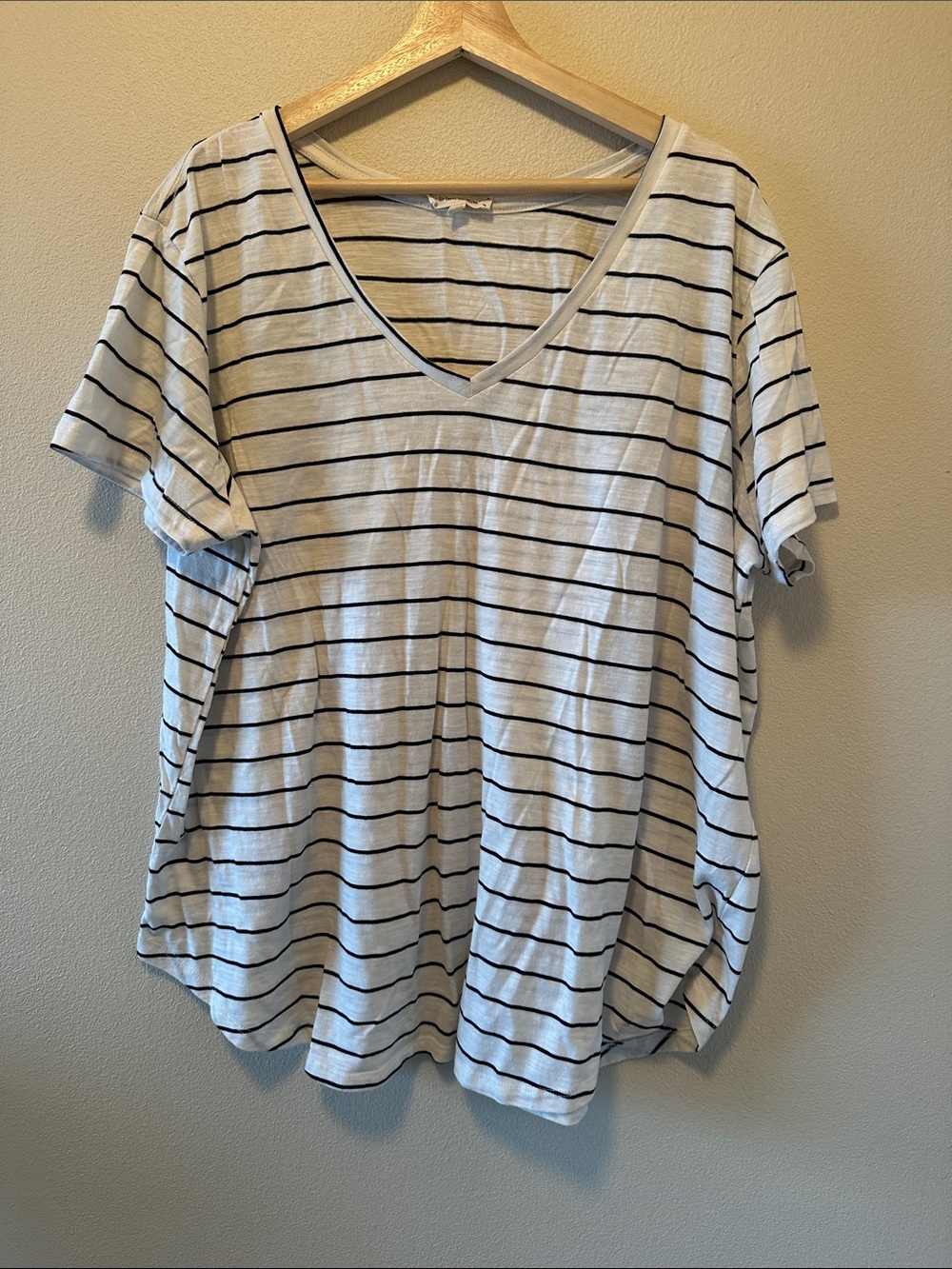 ♻️ Urban Diction Stripe Tee - White with Black Stripes